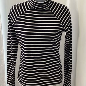 Forever 21 Black & White Turtleneck Long Sleeve Top – Small